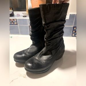 Dansko black leather ruched boot
